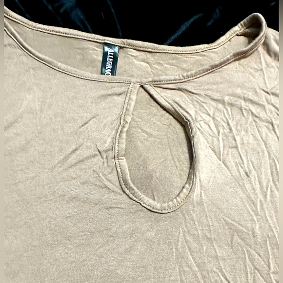 Allegrace Tan Shirt with Shoulder Cut Outs Size 2XL - Picture 3 of 6